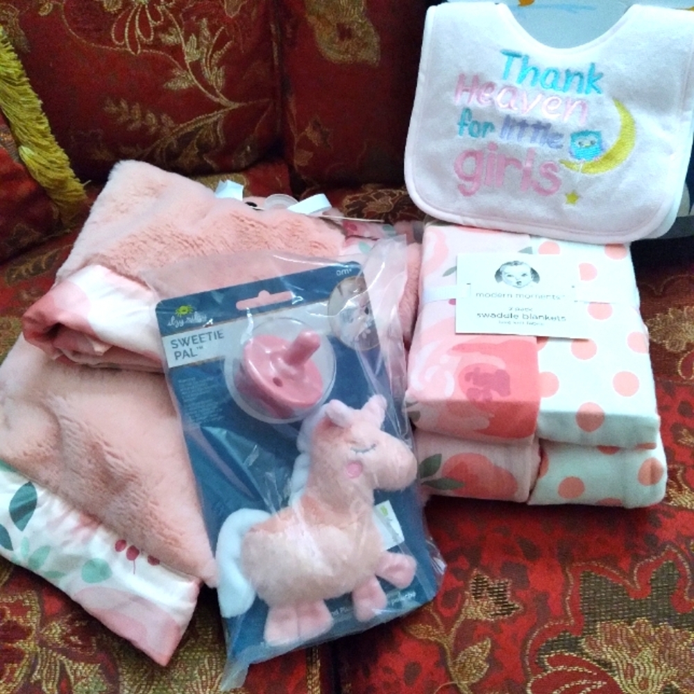 Baby swadlers n bibs